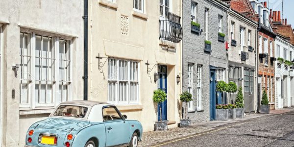 7948887-cosy-mews-houses-in-chelsea-london-england-uk-stock-photo